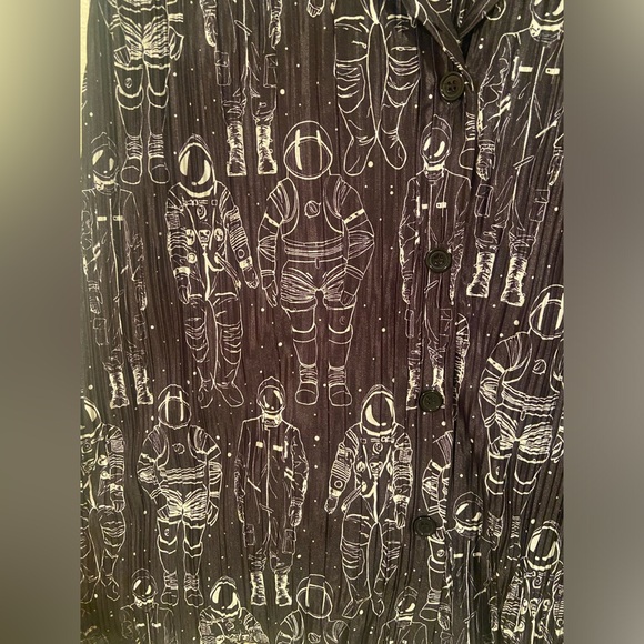 Dressed in LALA Long Sleeve Plissé Set in Interstellar Astronauts sz Large NWOT - Picture 6 of 12